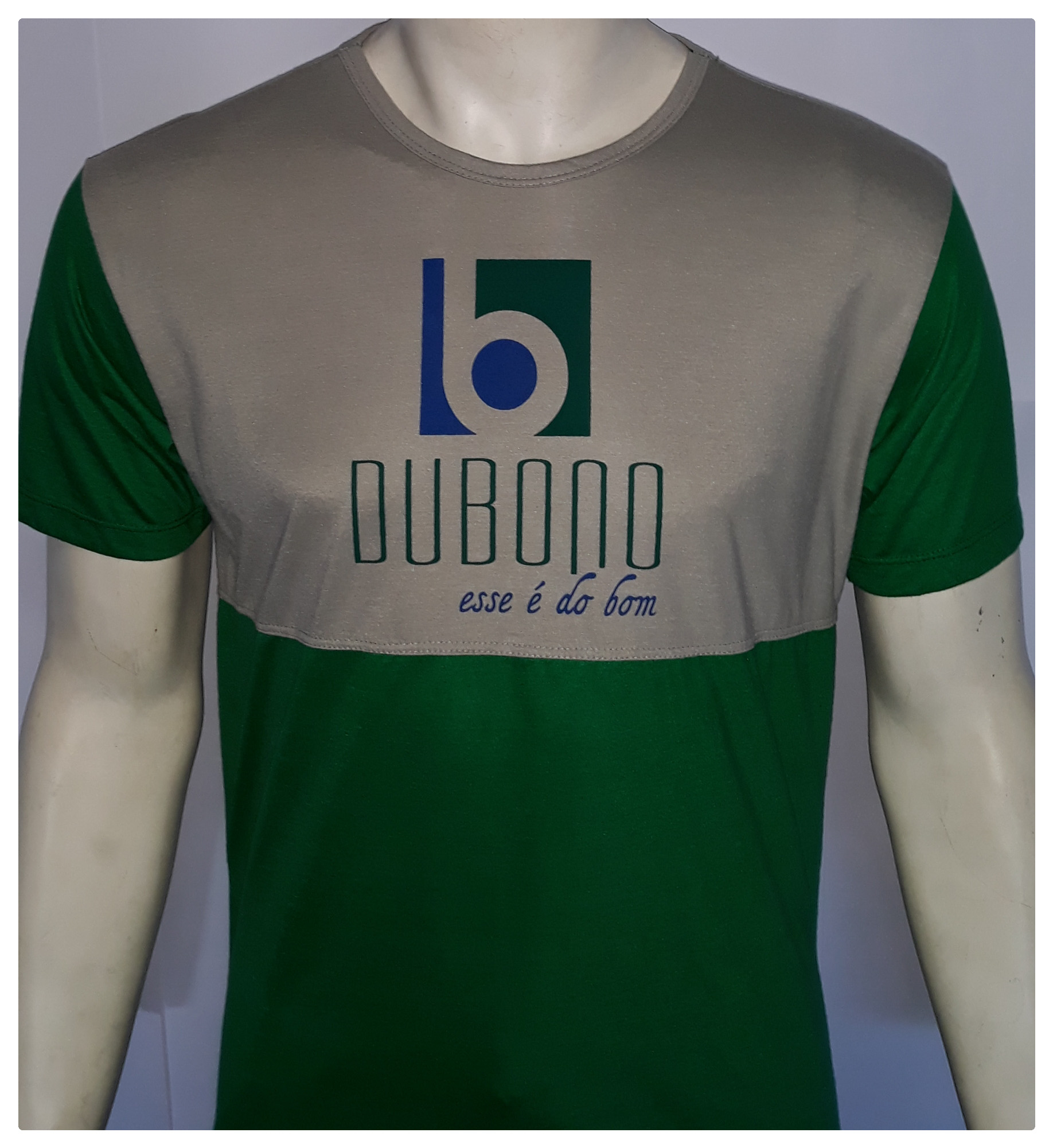 Camisa básica em malha com recorte